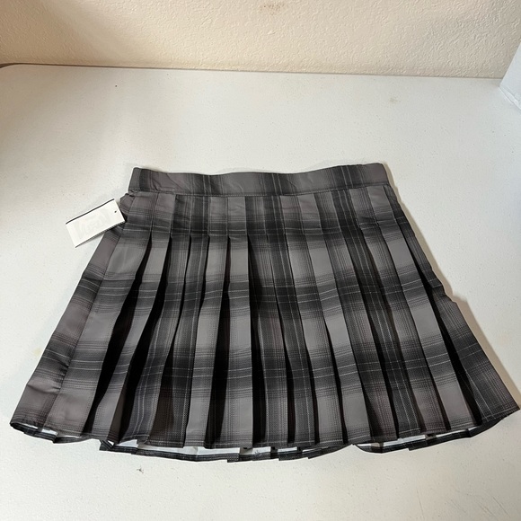 ****** Pleated skirt school girl ****** - Picture 3 of 7